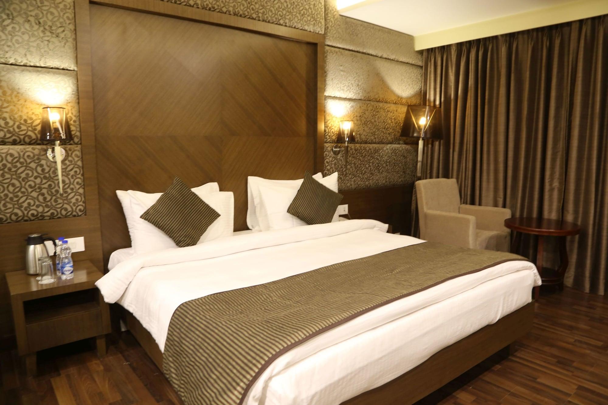 The Fern Residency Mundra Hotel Екстериор снимка