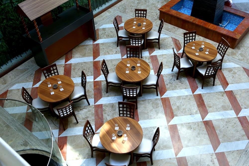 The Fern Residency Mundra Hotel Екстериор снимка