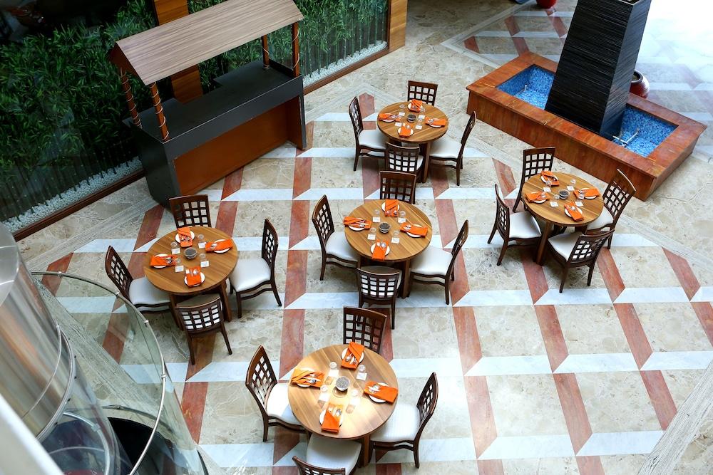 The Fern Residency Mundra Hotel Екстериор снимка