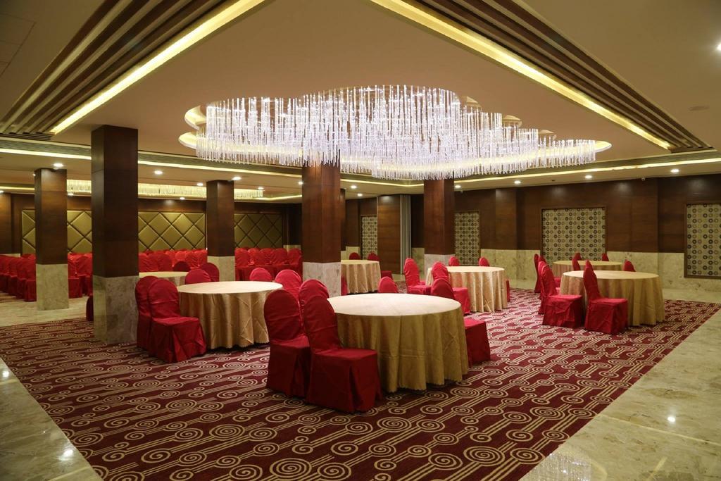 The Fern Residency Mundra Hotel Екстериор снимка