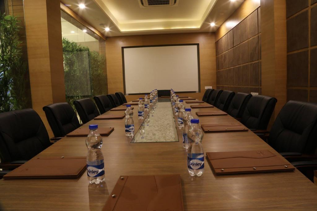 The Fern Residency Mundra Hotel Екстериор снимка
