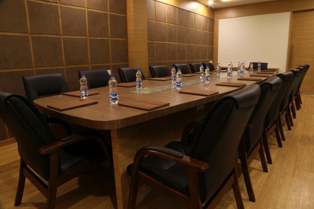 The Fern Residency Mundra Hotel Екстериор снимка