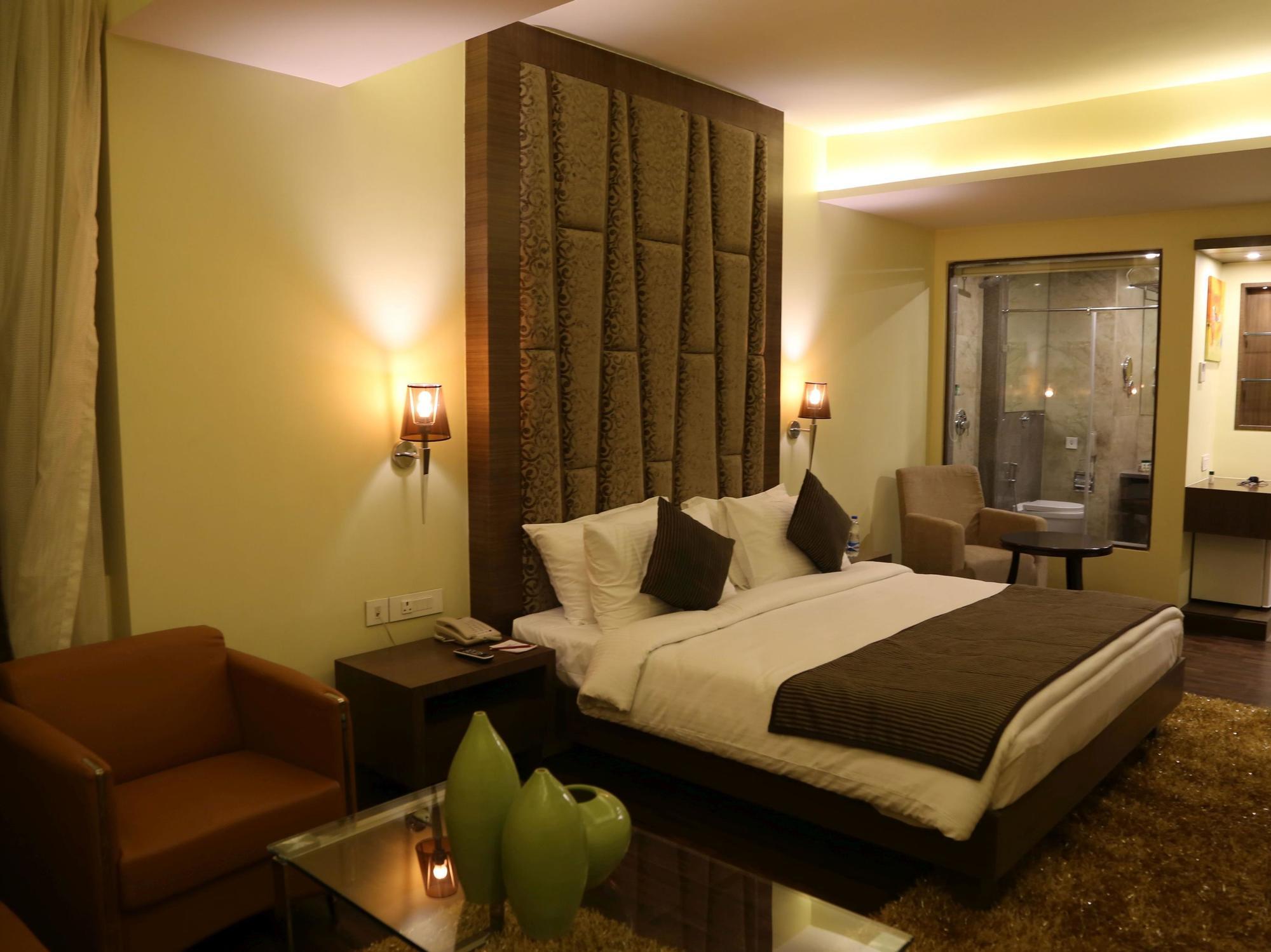The Fern Residency Mundra Hotel Екстериор снимка