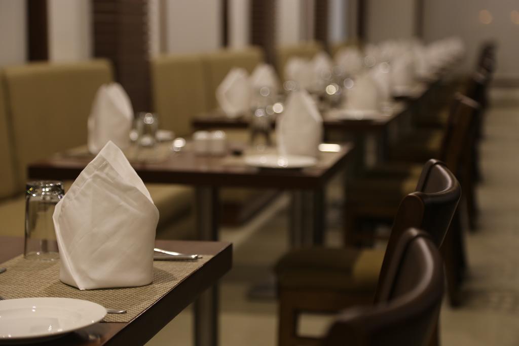 The Fern Residency Mundra Hotel Екстериор снимка