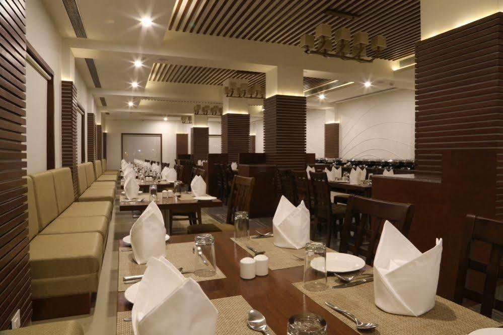 The Fern Residency Mundra Hotel Екстериор снимка